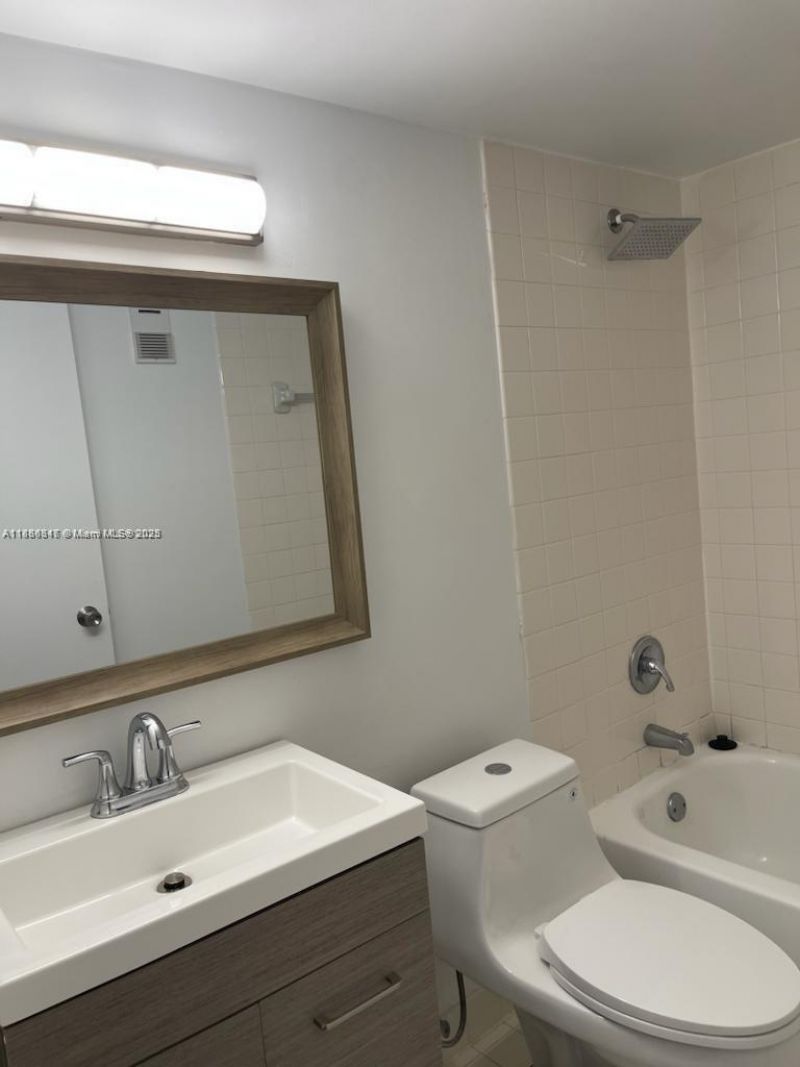 770 Claughton Island Dr, Unit 1511, Miami, FL 33131 Photo