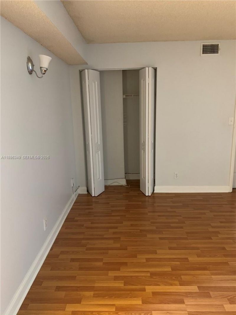 7650 Westwood Dr, Unit 519, Tamarac, FL 33321 Photo