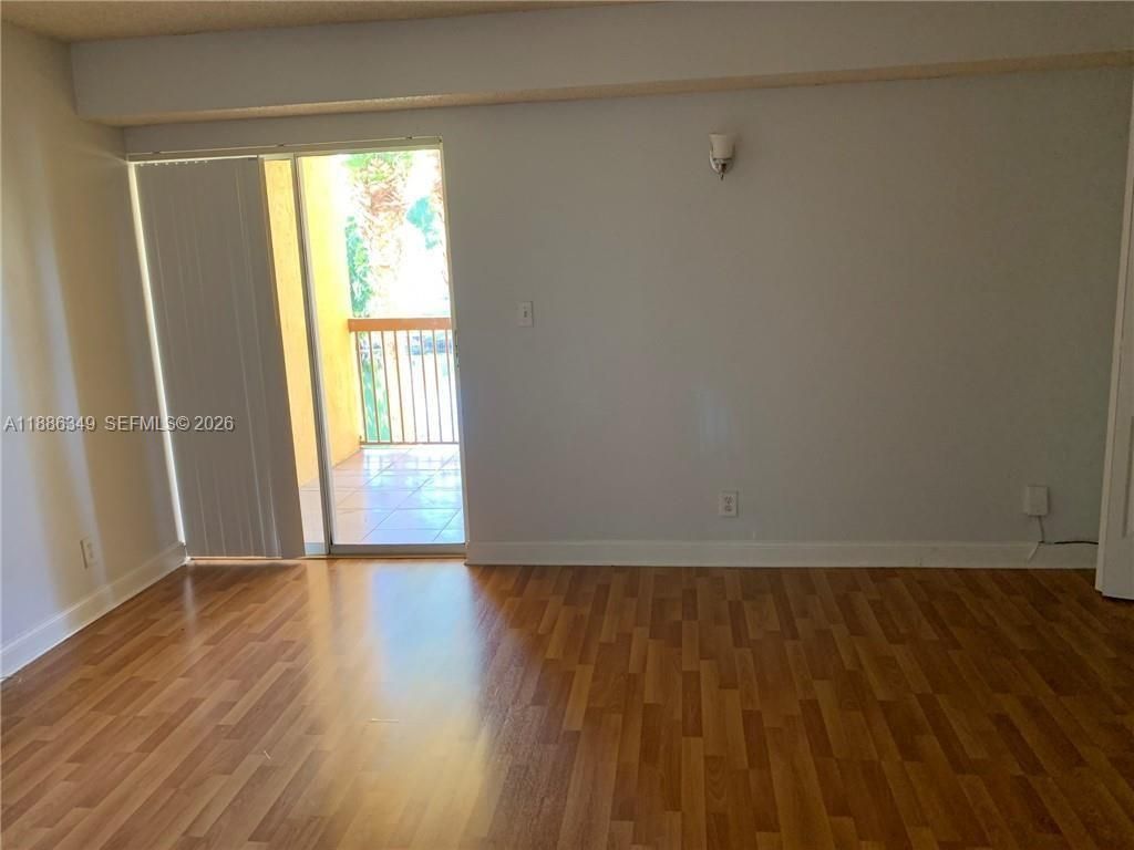 7650 Westwood Dr, Unit 519, Tamarac, FL 33321 Photo