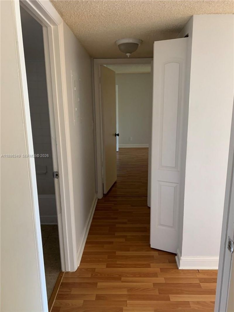 7650 Westwood Dr, Unit 519, Tamarac, FL 33321 Photo