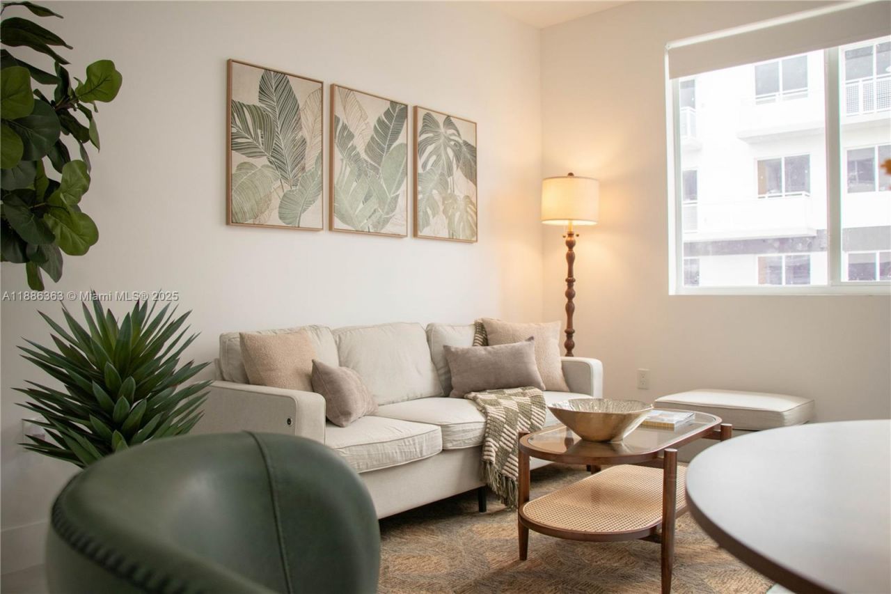 1451 W 29th St, Unit 206, Hialeah, FL 33012 Photo