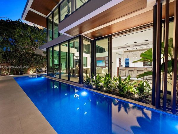 3306 NE 16th St, Fort Lauderdale, FL 33304