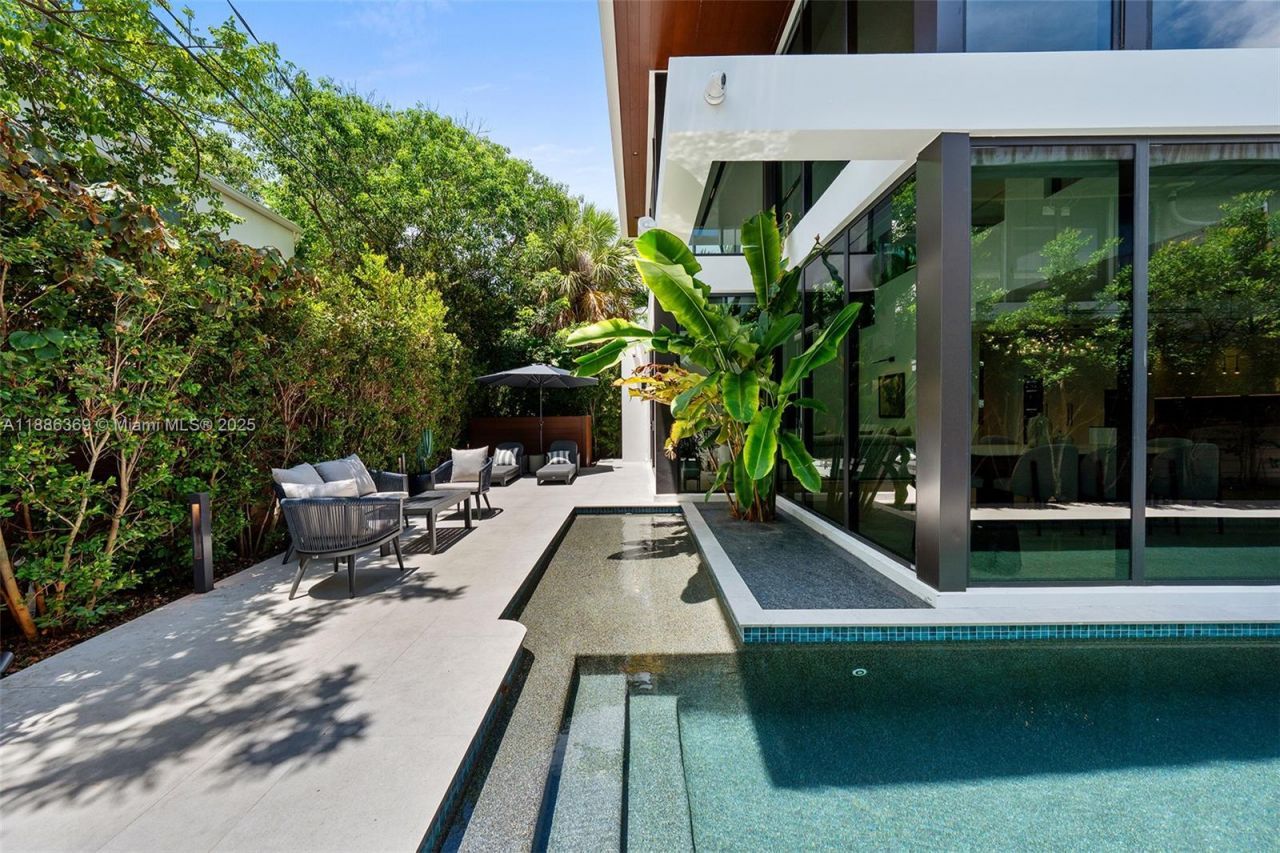 3306 NE 16th St, Fort Lauderdale, FL 33304 Photo