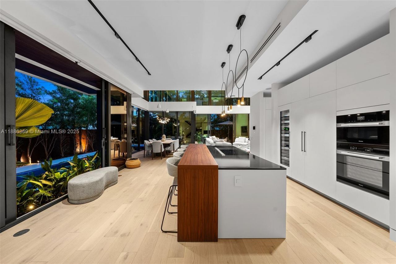 3306 NE 16th St, Fort Lauderdale, FL 33304 Photo