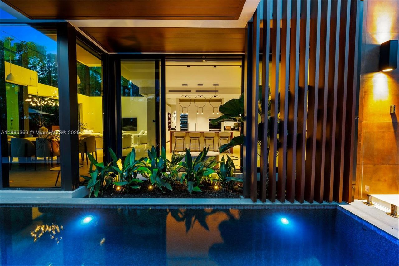 3306 NE 16th St, Fort Lauderdale, FL 33304 Photo