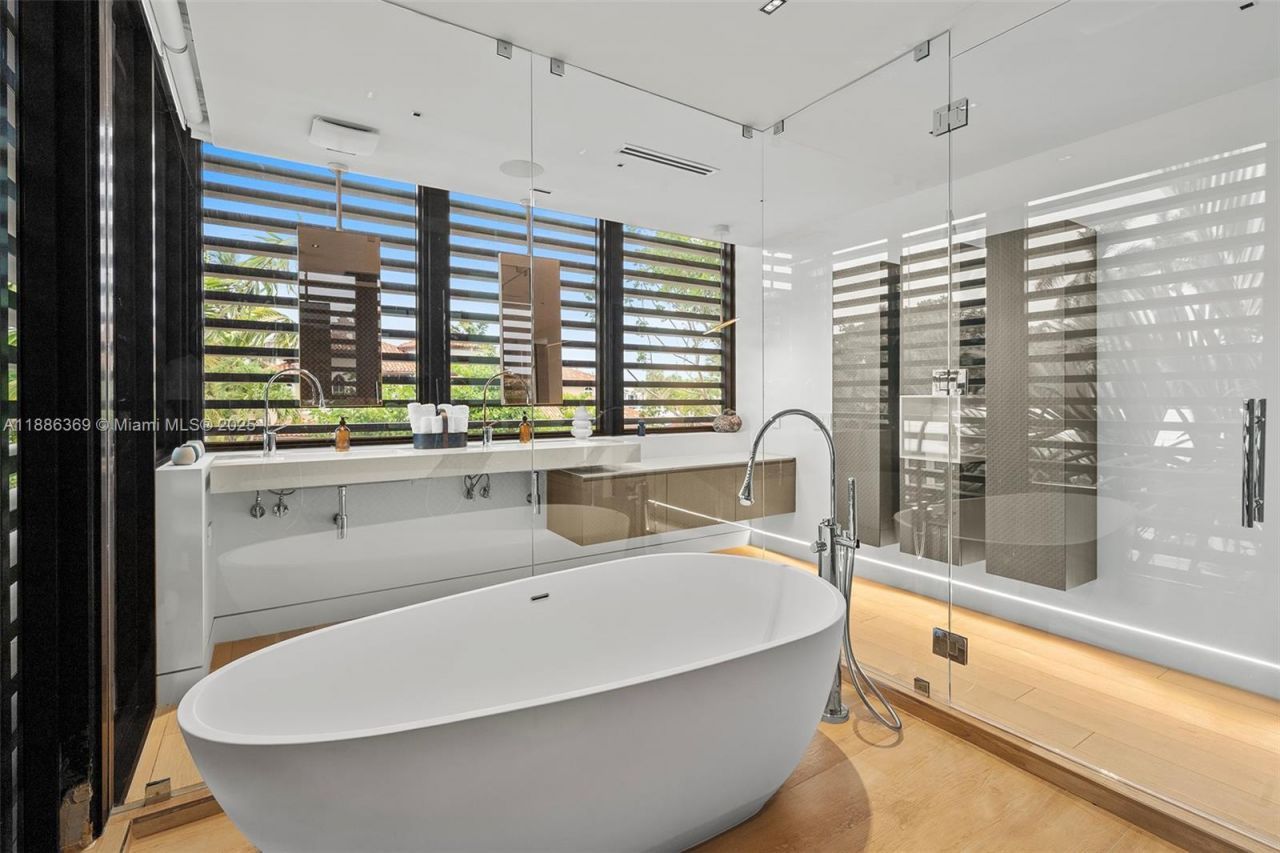 3306 NE 16th St, Fort Lauderdale, FL 33304 Photo