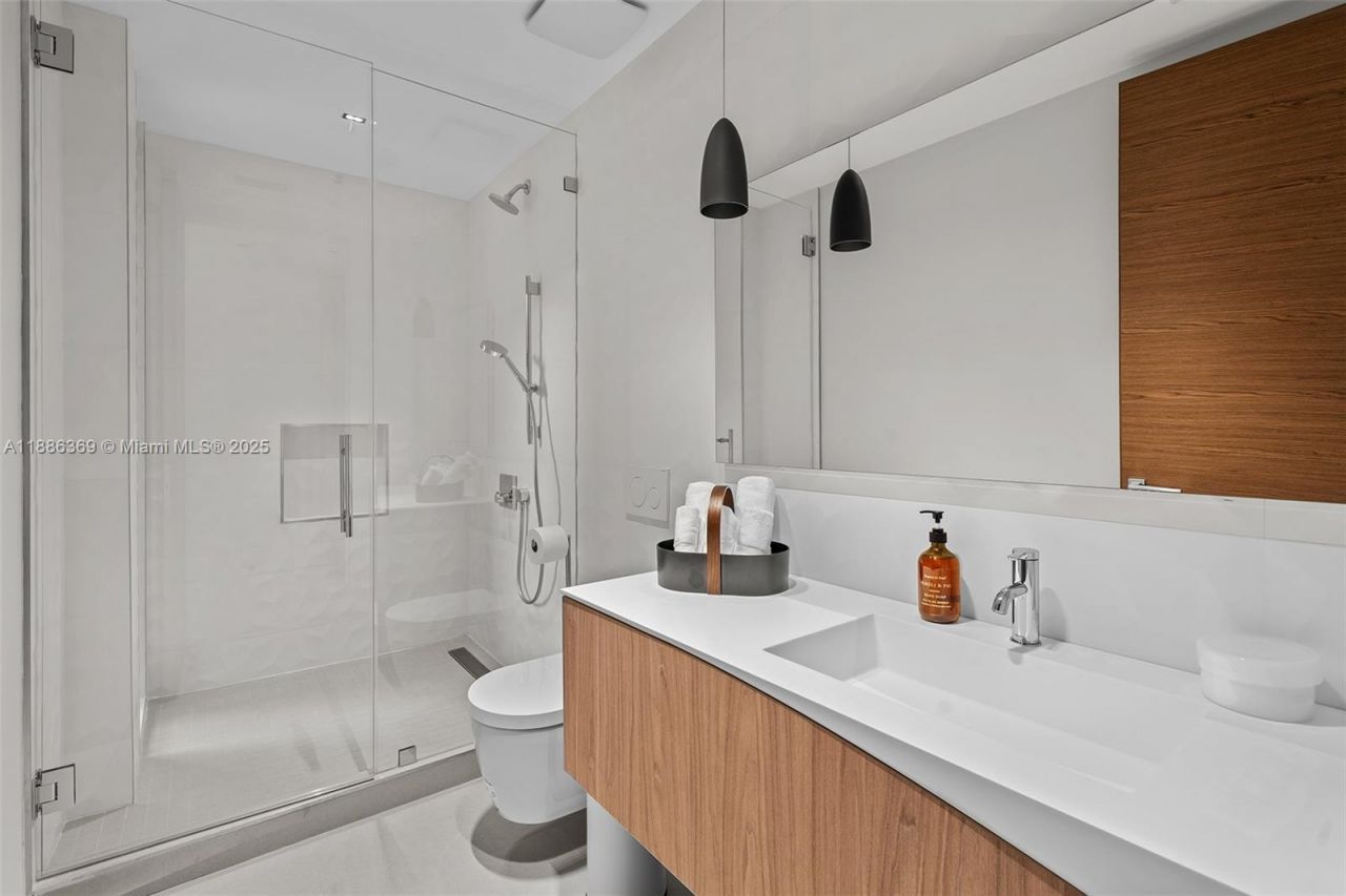 3306 NE 16th St, Fort Lauderdale, FL 33304 Photo