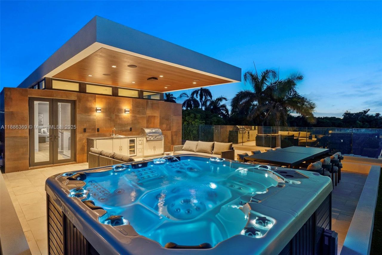 3306 NE 16th St, Fort Lauderdale, FL 33304 Photo