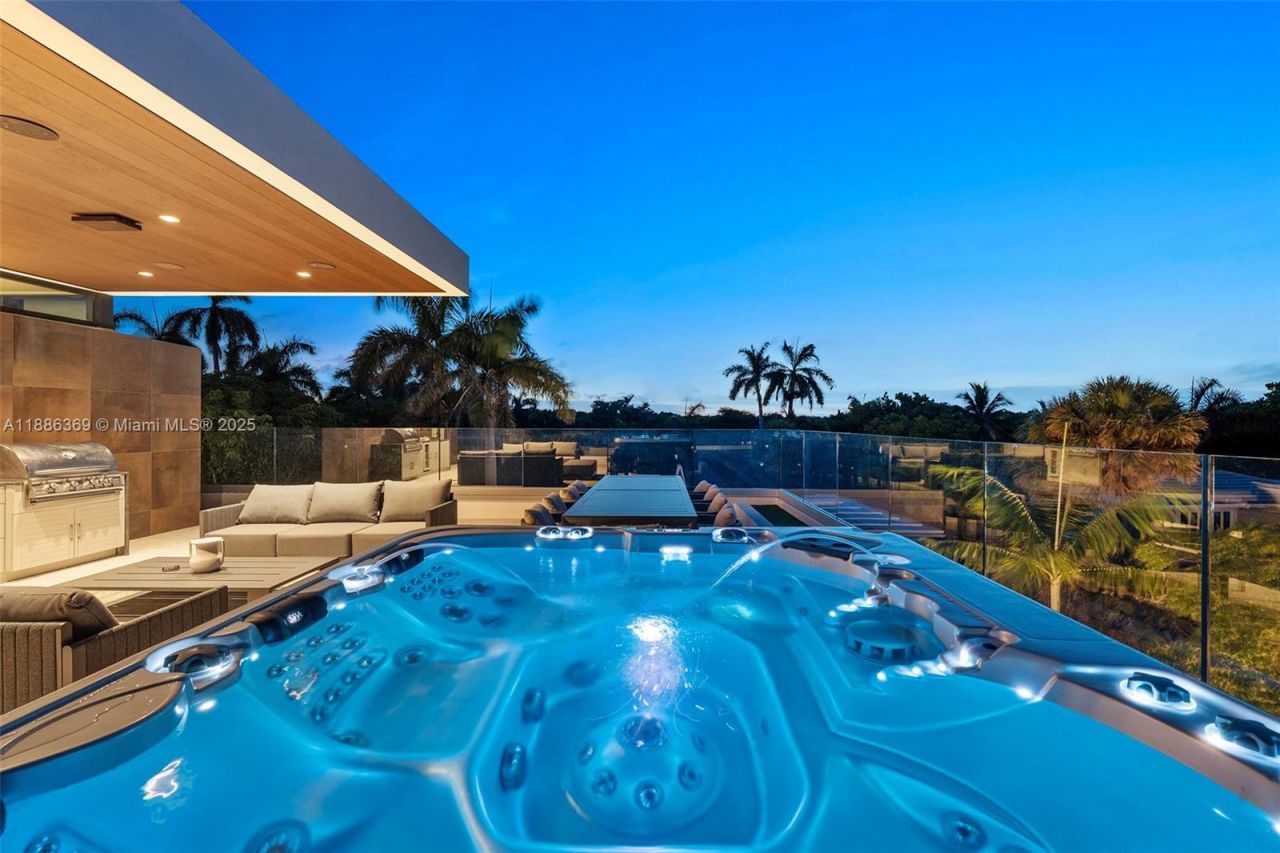 3306 NE 16th St, Fort Lauderdale, FL 33304 Photo