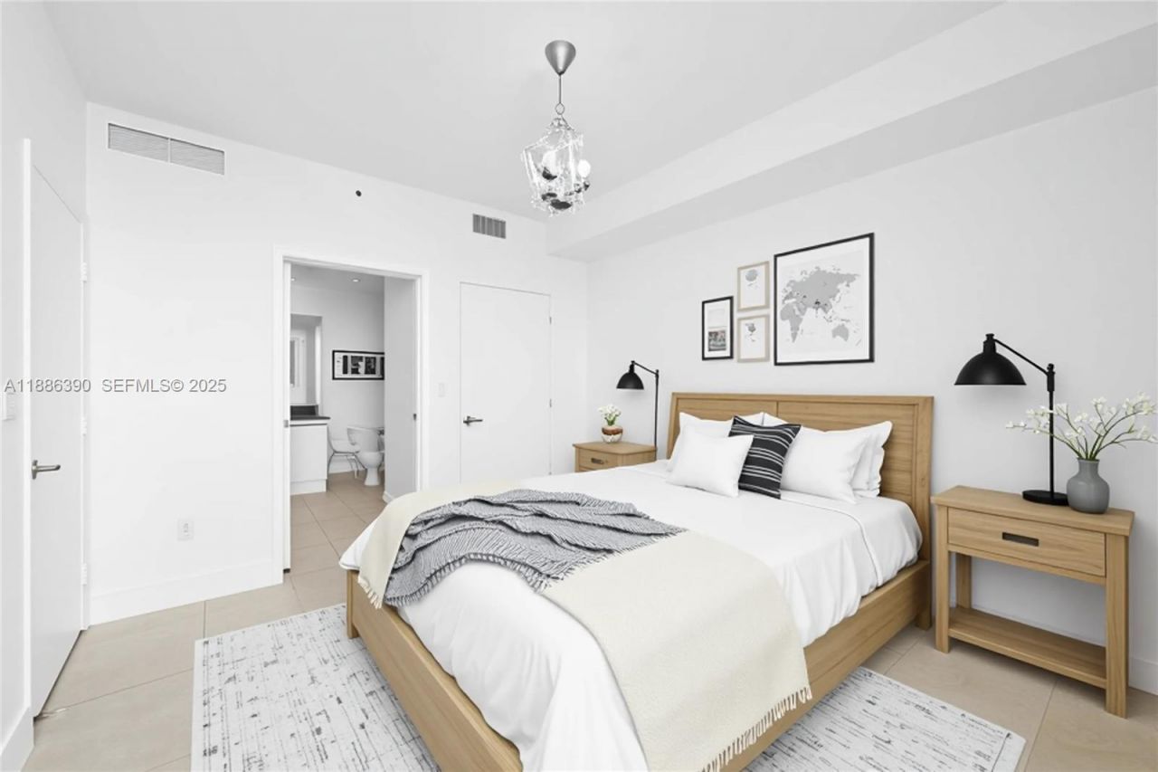 90 SW 3rd St, Unit 3305, Miami, FL 33130 Photo