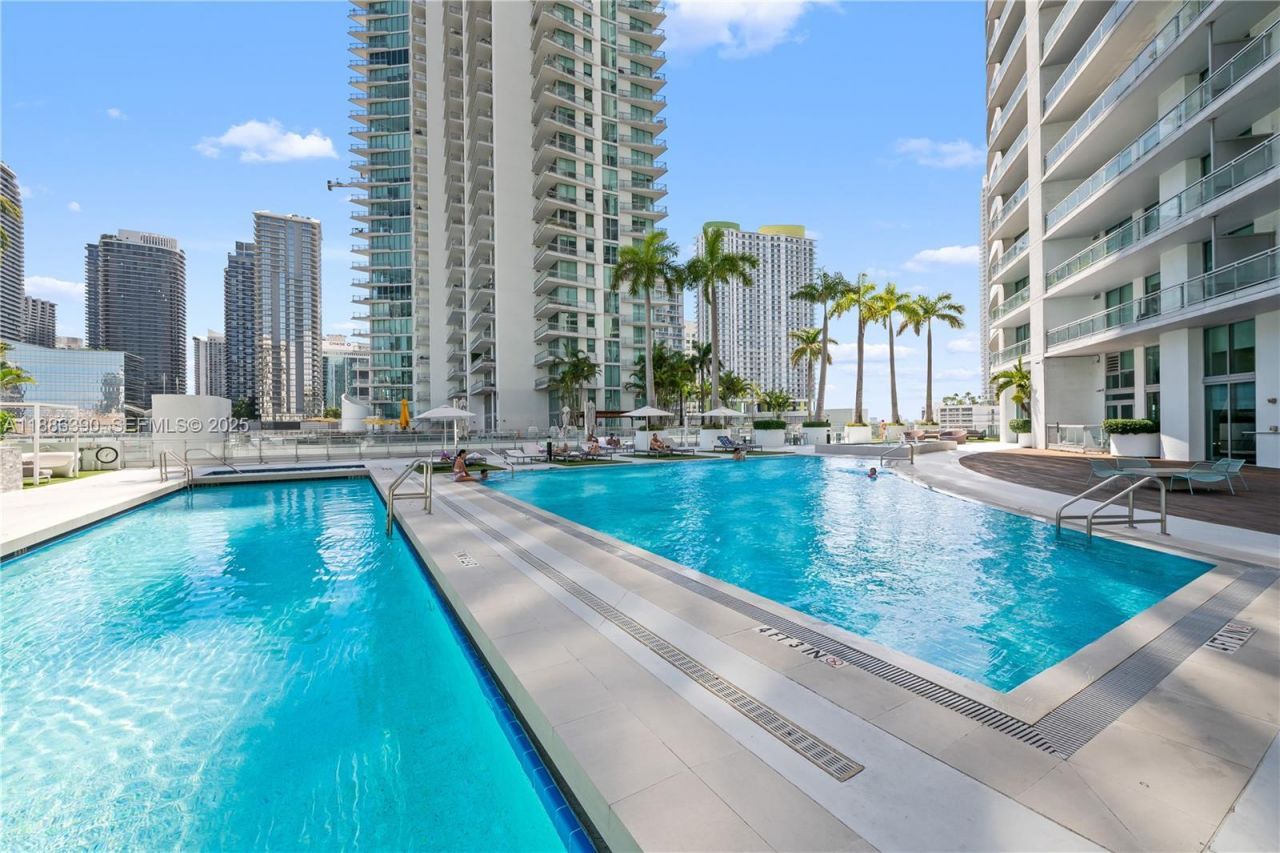 90 SW 3rd St, Unit 3305, Miami, FL 33130 Photo