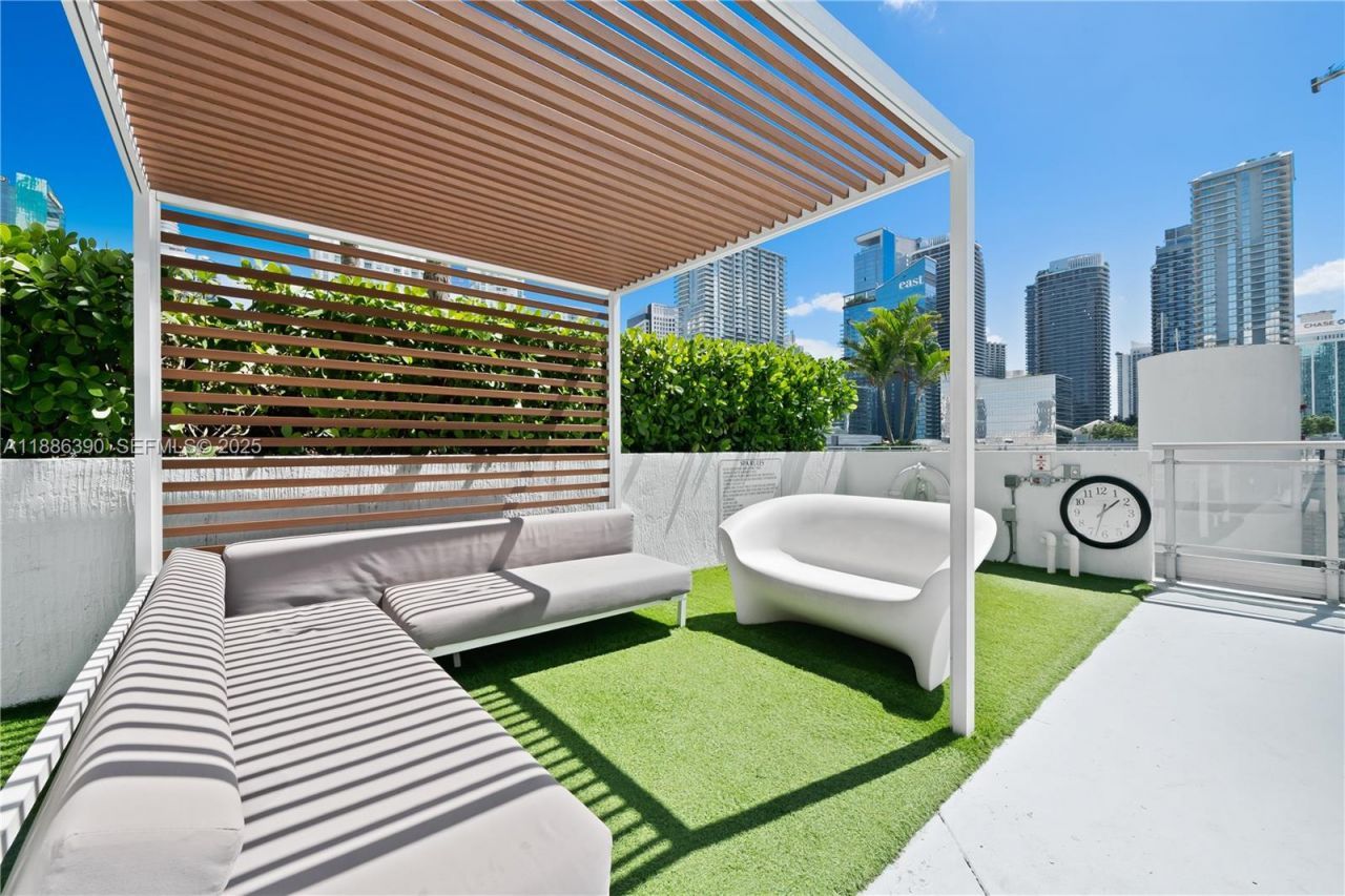 90 SW 3rd St, Unit 3305, Miami, FL 33130 Photo