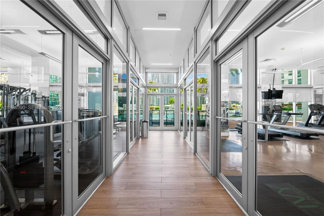 90 SW 3rd St, Unit 3305, Miami, FL 33130 Photo