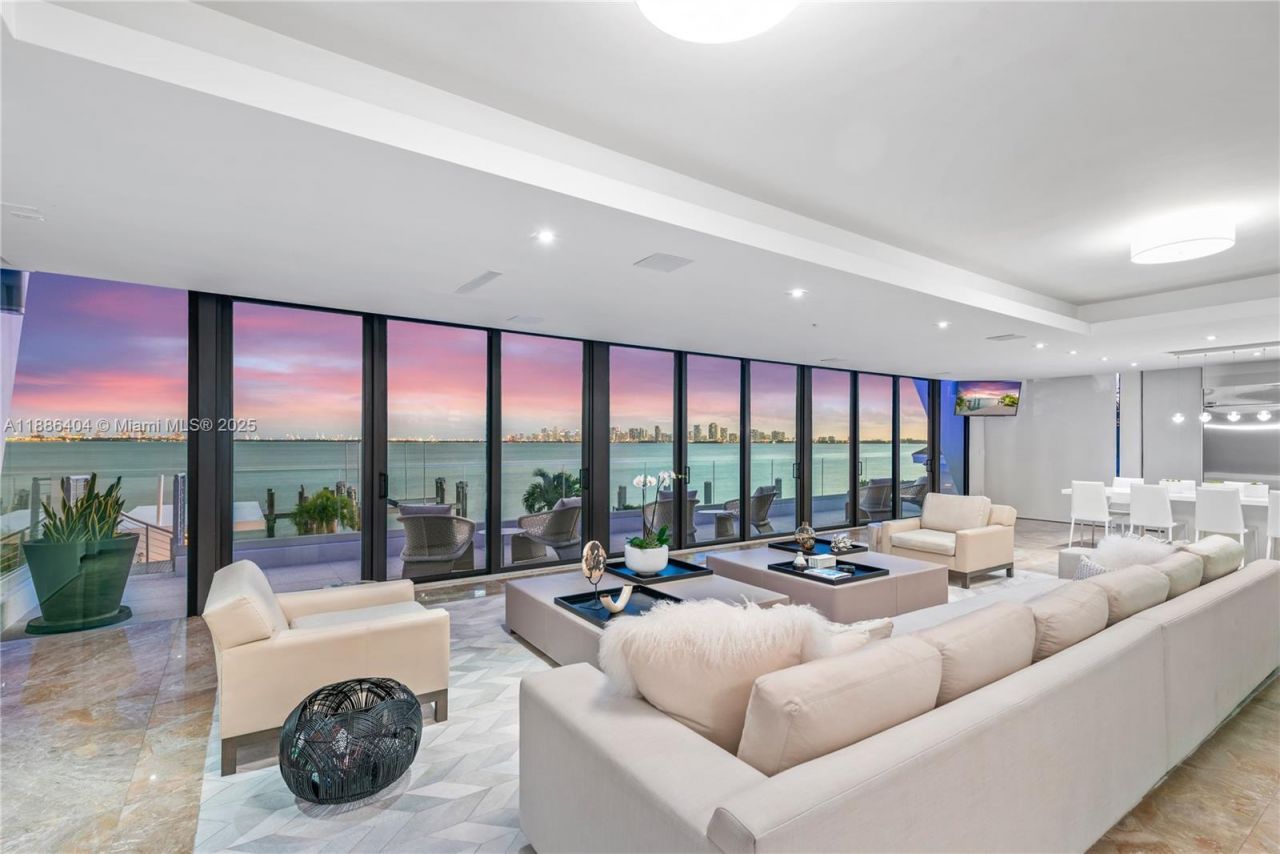 1580 S Treasure Dr, North Bay Village, FL 33141 Photo