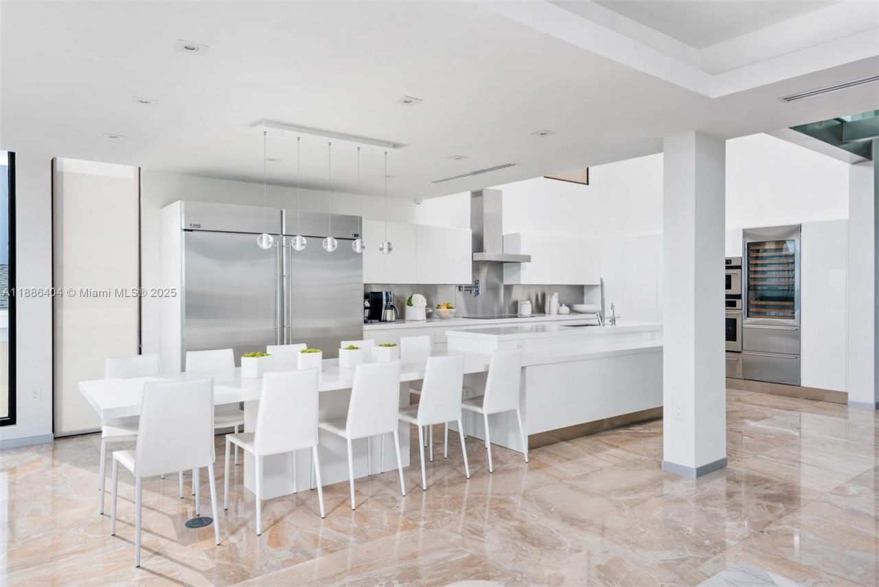 1580 S Treasure Dr, North Bay Village, FL 33141 Photo