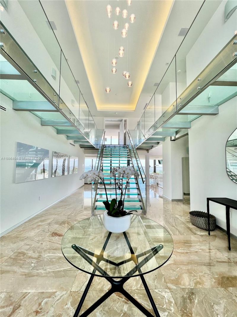 1580 S Treasure Dr, North Bay Village, FL 33141 Photo