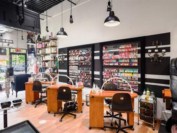 9660 PINES BVLD, Pembroke Pines, FL 33024