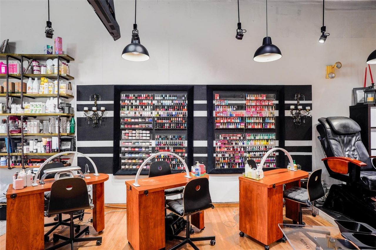 9660 Pines Bvld, Pembroke Pines, FL 33024 Photo