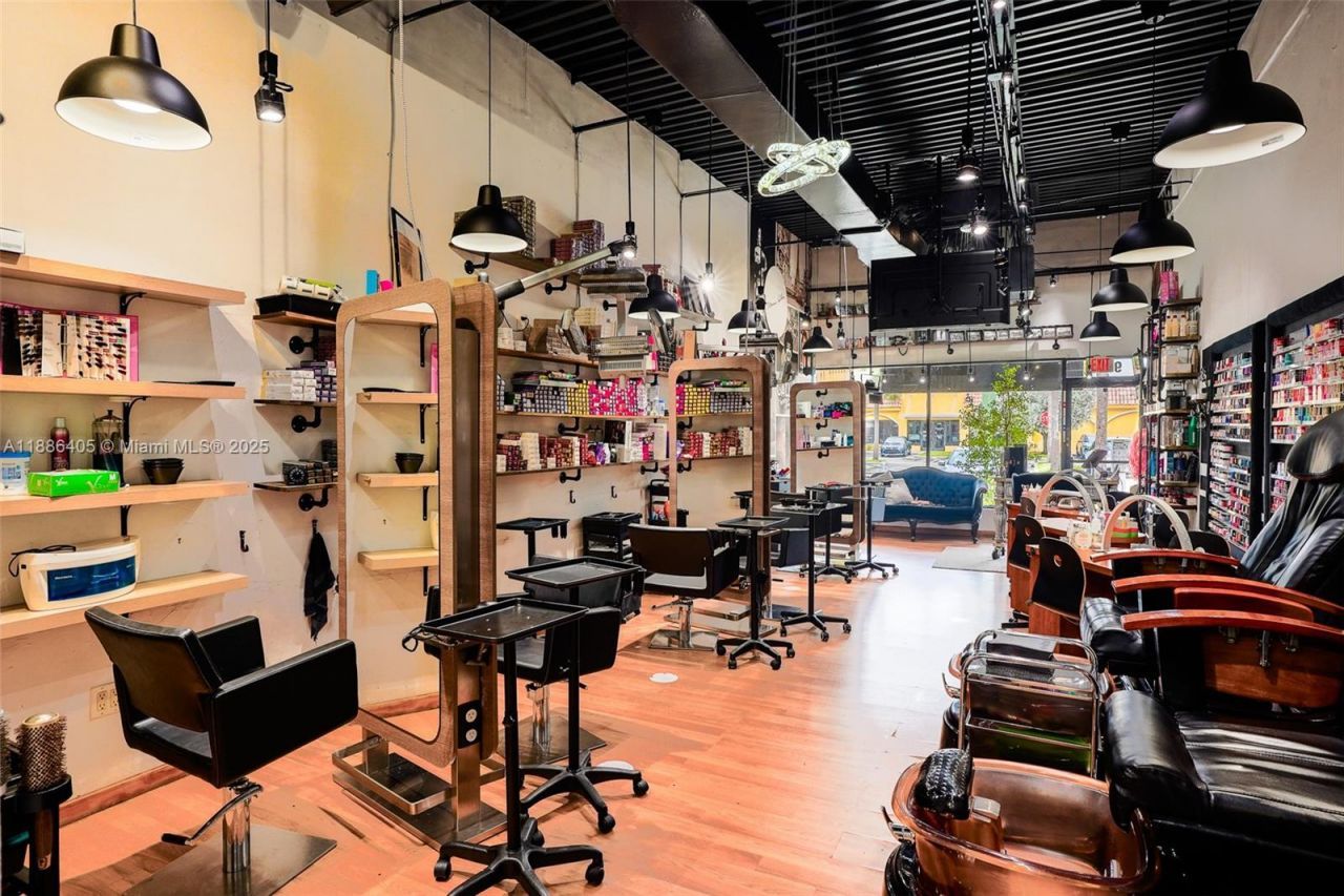 9660 Pines Bvld, Pembroke Pines, FL 33024 Photo