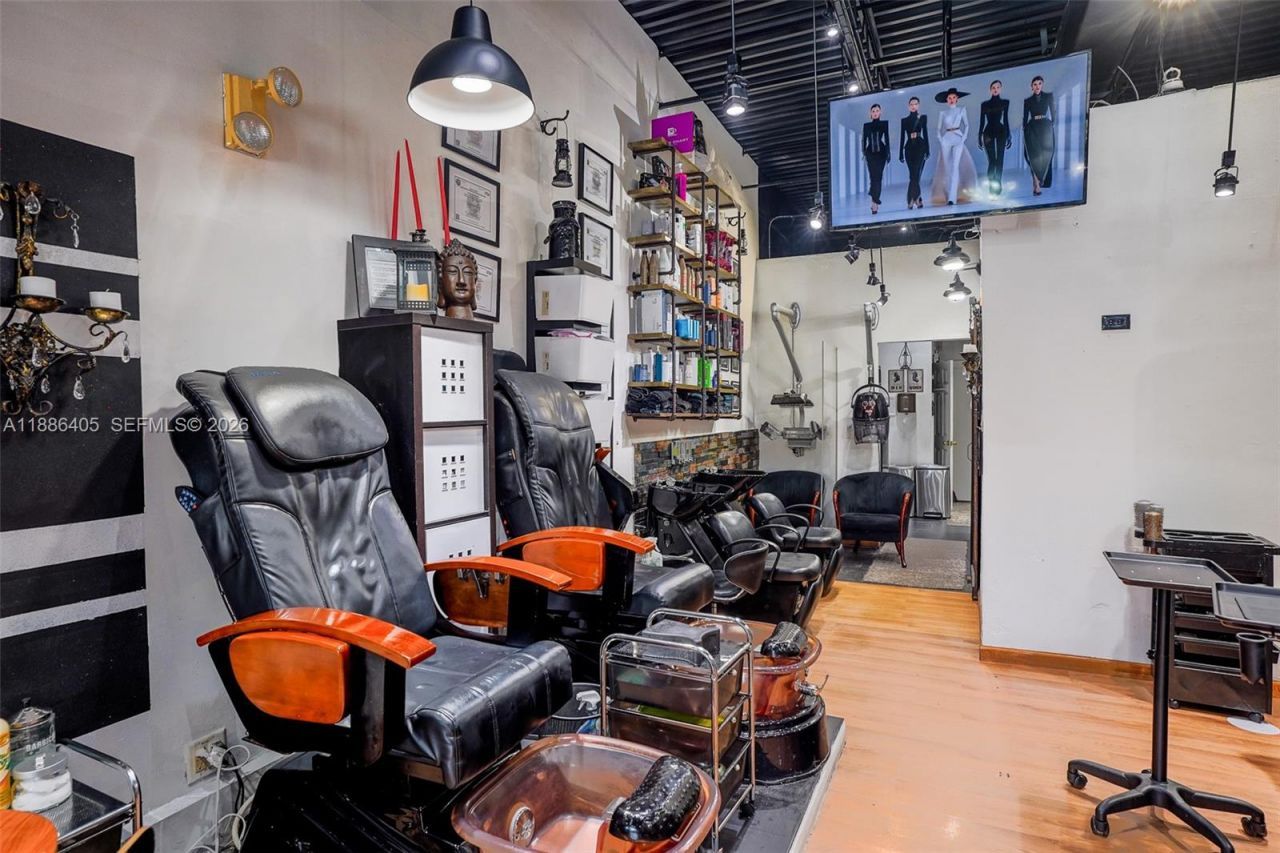 9660 Pines Bvld, Pembroke Pines, FL 33024 Photo