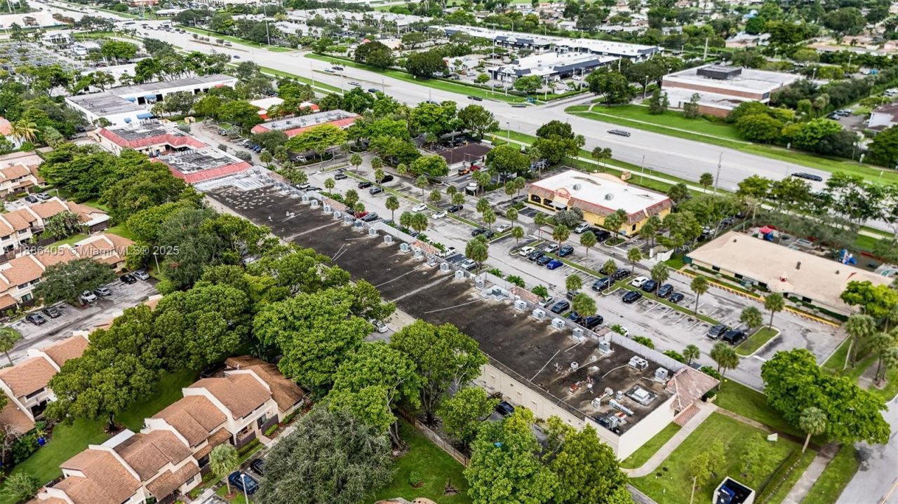 9660 Pines Bvld, Pembroke Pines, FL 33024 Photo