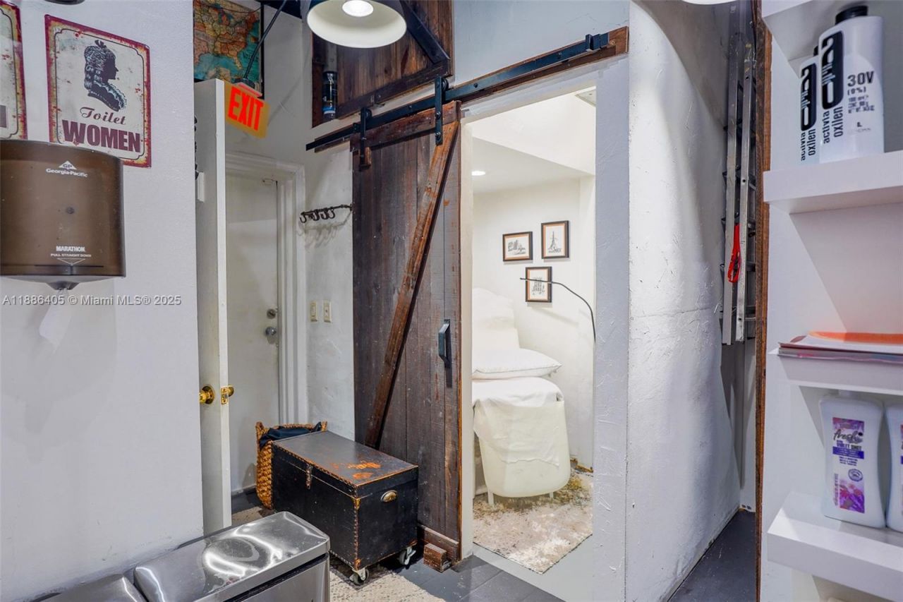 9660 Pines Bvld, Pembroke Pines, FL 33024 Photo