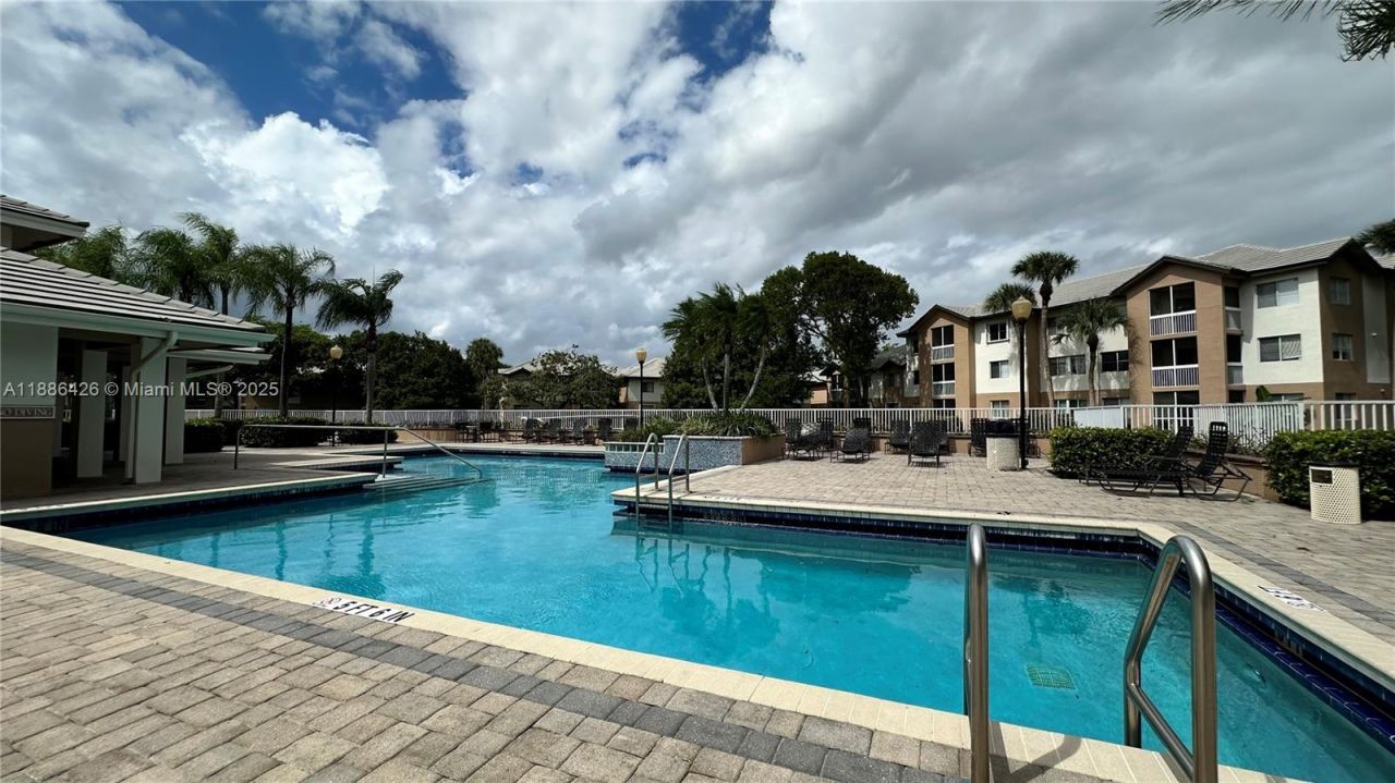 9777 Westview Dr, Unit 1112, Coral Springs, FL 33076 Photo