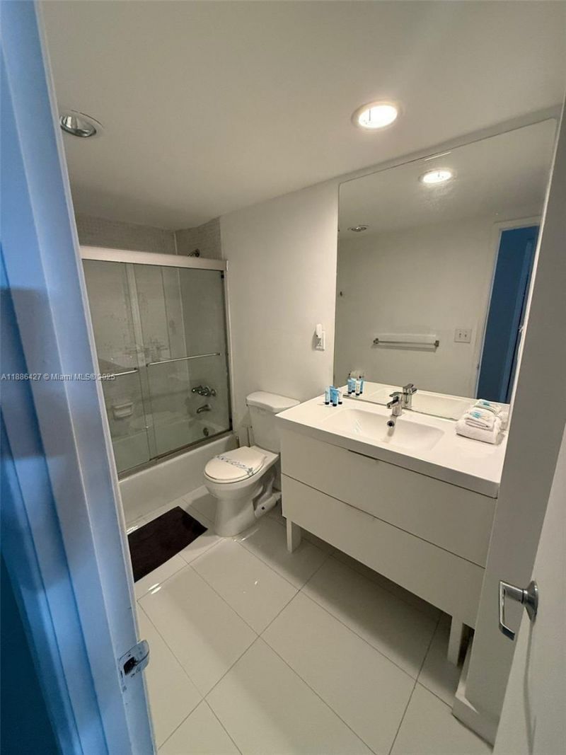 19370 Collins Ave, Unit 904, Sunny Isles Beach, FL 33160 Photo