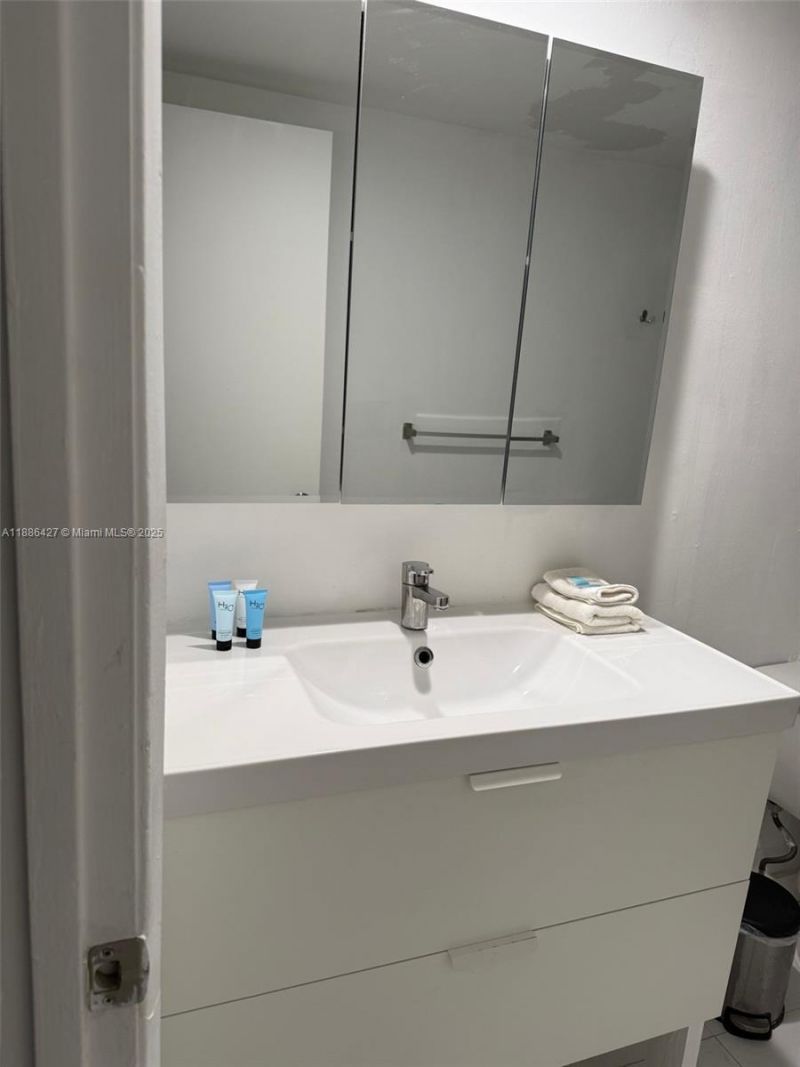19370 Collins Ave, Unit 904, Sunny Isles Beach, FL 33160 Photo