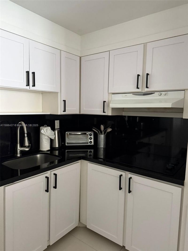 19370 Collins Ave, Unit 904, Sunny Isles Beach, FL 33160 Photo