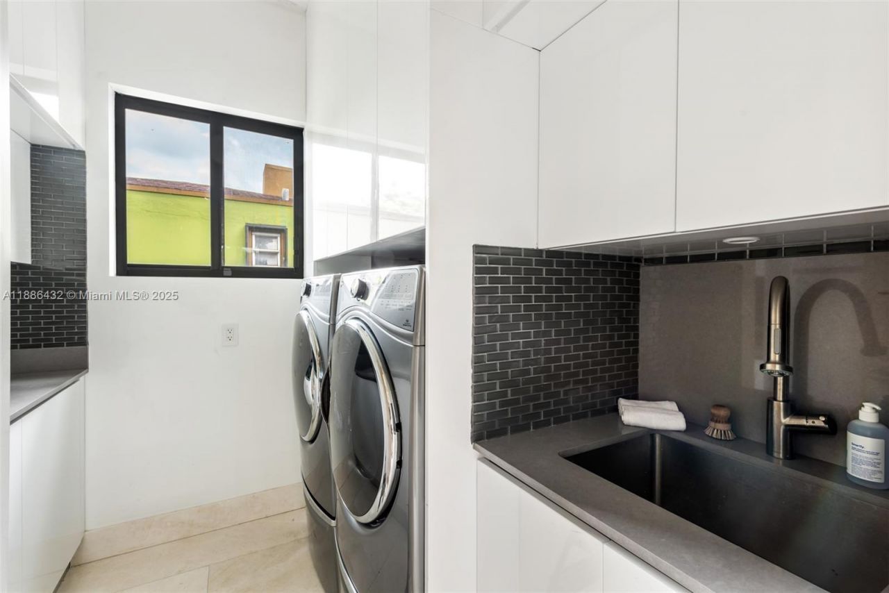 4675 NE 2nd Ave, Miami, FL 33137 Photo