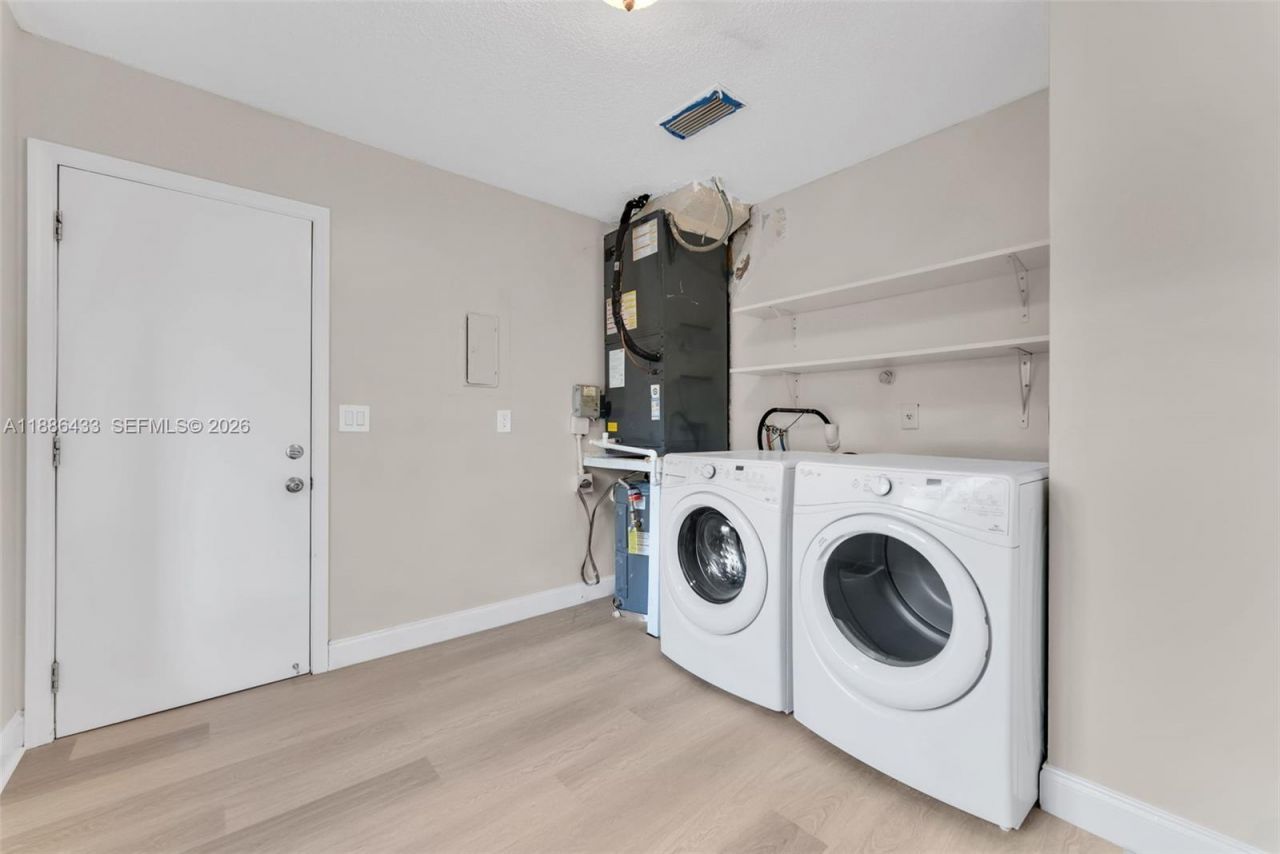 9209 NW 49th Pl, Sunrise, FL 33351 Photo