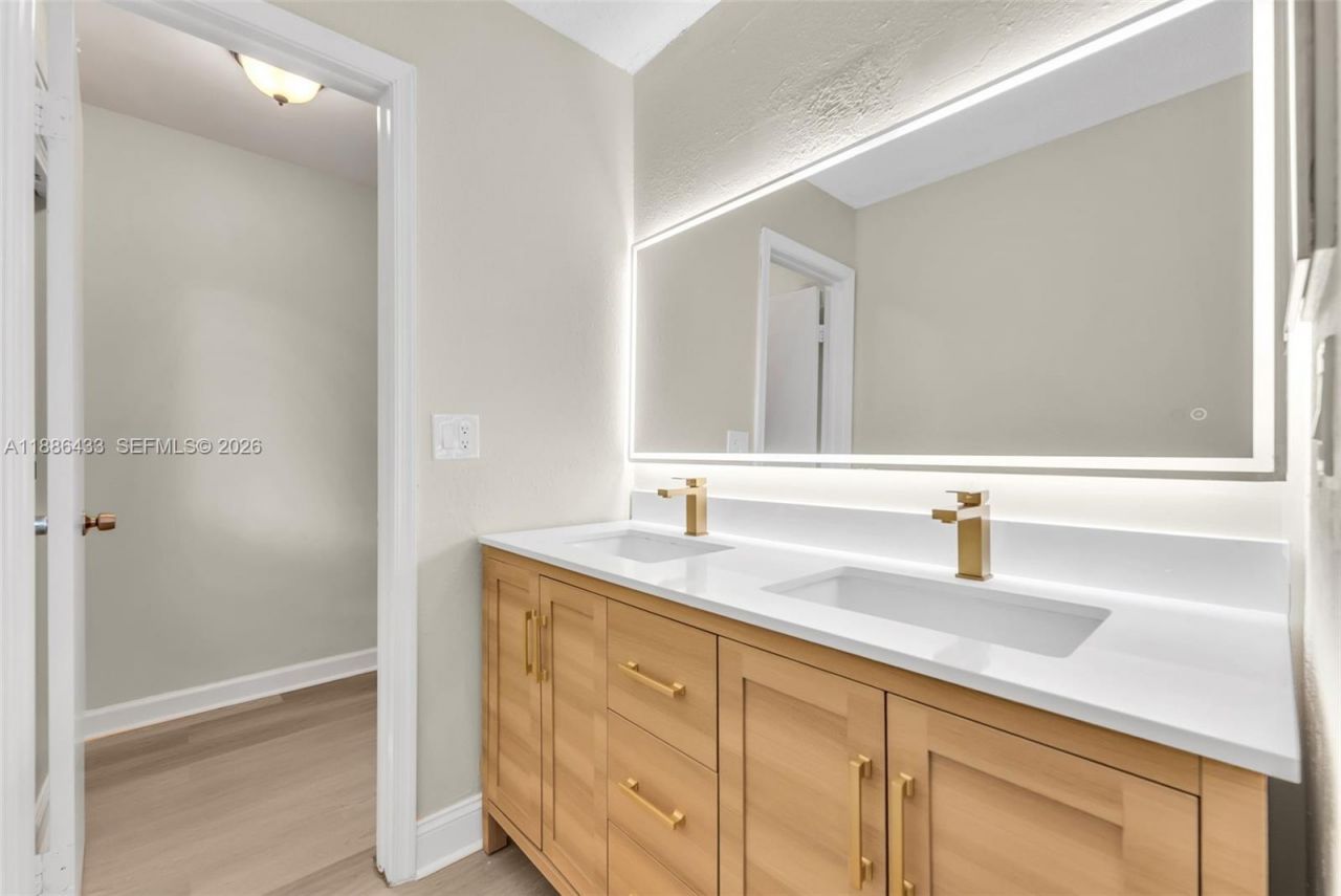 9209 NW 49th Pl, Sunrise, FL 33351 Photo