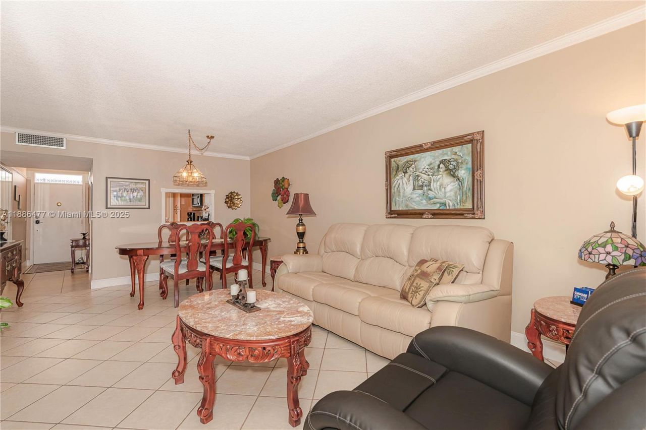 2991 NW 46th Ave, Unit 210, Lauderdale Lakes, FL 33313 Photo