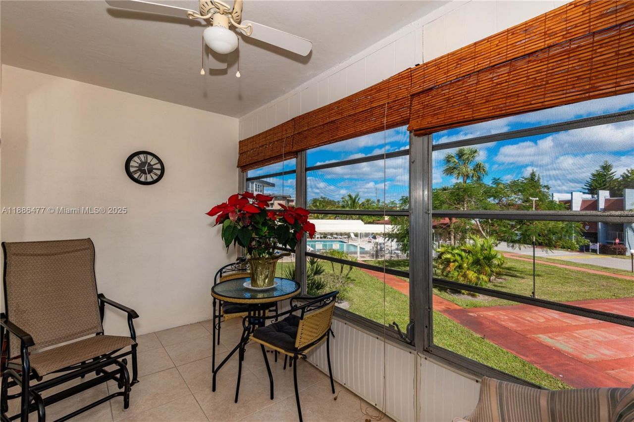 2991 NW 46th Ave, Unit 210, Lauderdale Lakes, FL 33313 Photo