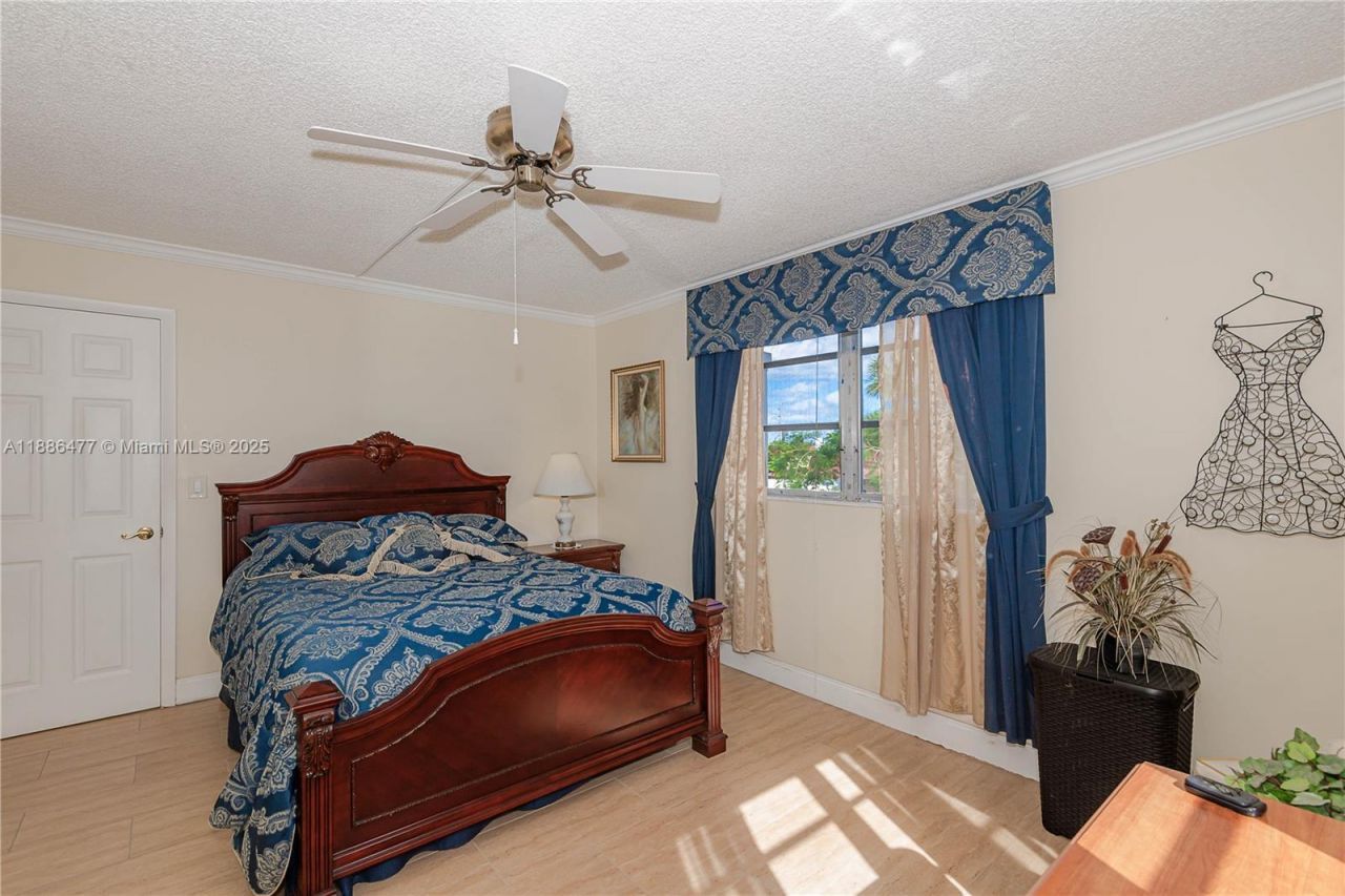 2991 NW 46th Ave, Unit 210, Lauderdale Lakes, FL 33313 Photo