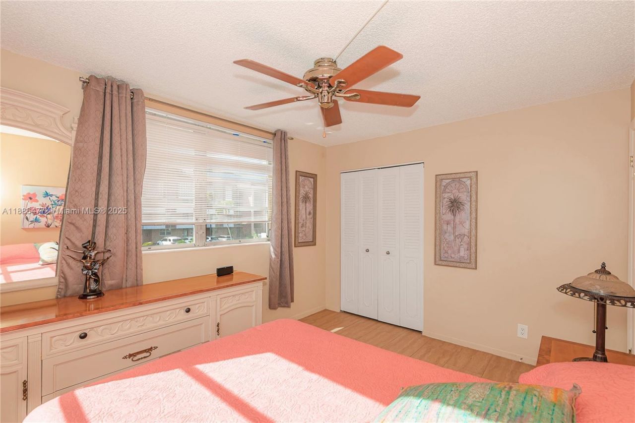 2991 NW 46th Ave, Unit 210, Lauderdale Lakes, FL 33313 Photo