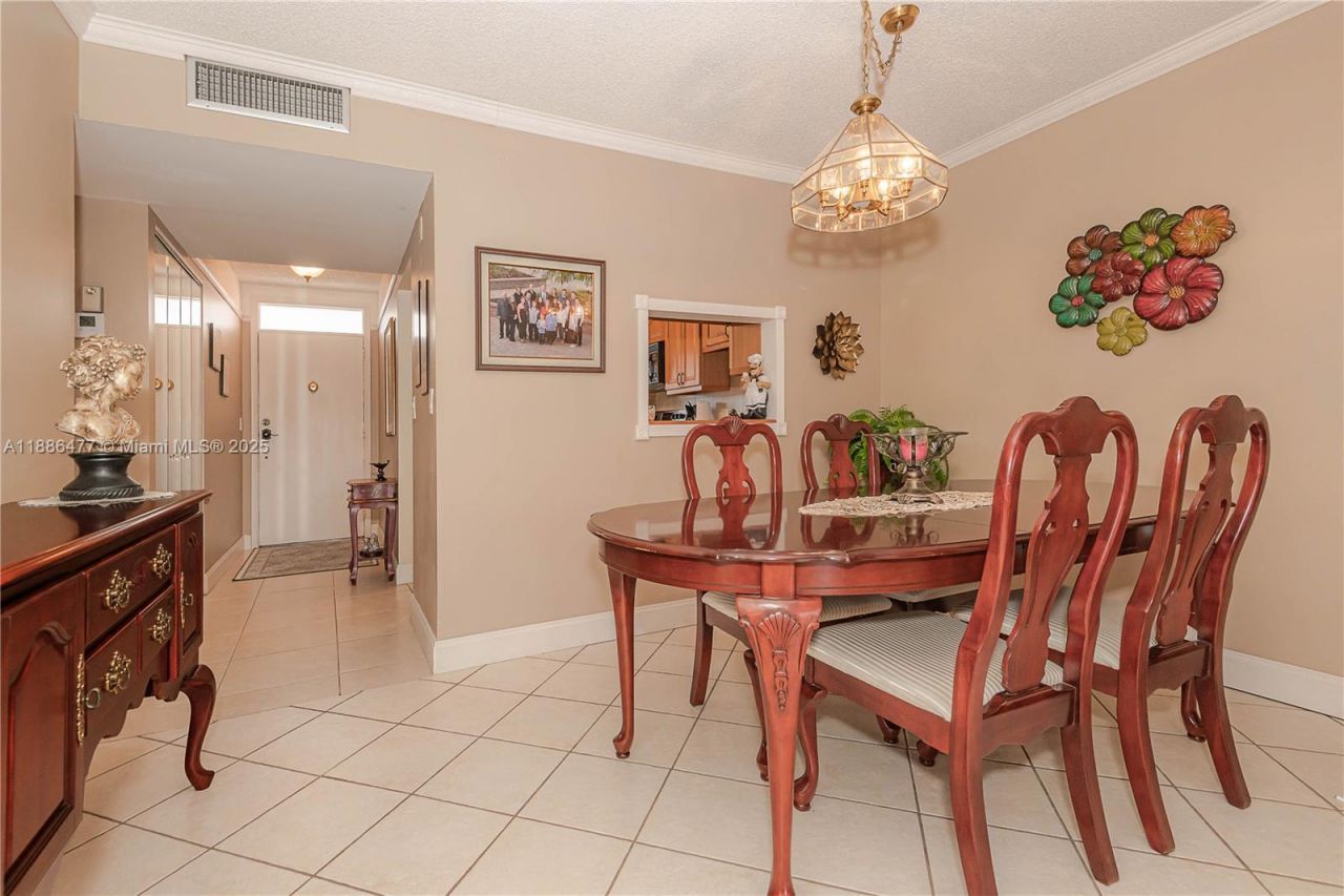 2991 NW 46th Ave, Unit 210, Lauderdale Lakes, FL 33313 Photo
