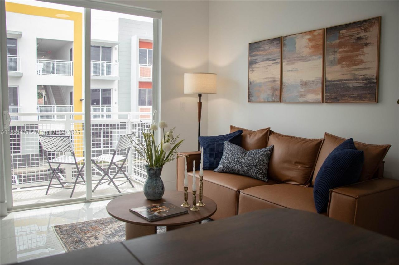 1453 W 29th St, Unit 307, Hialeah, FL 33012 Photo