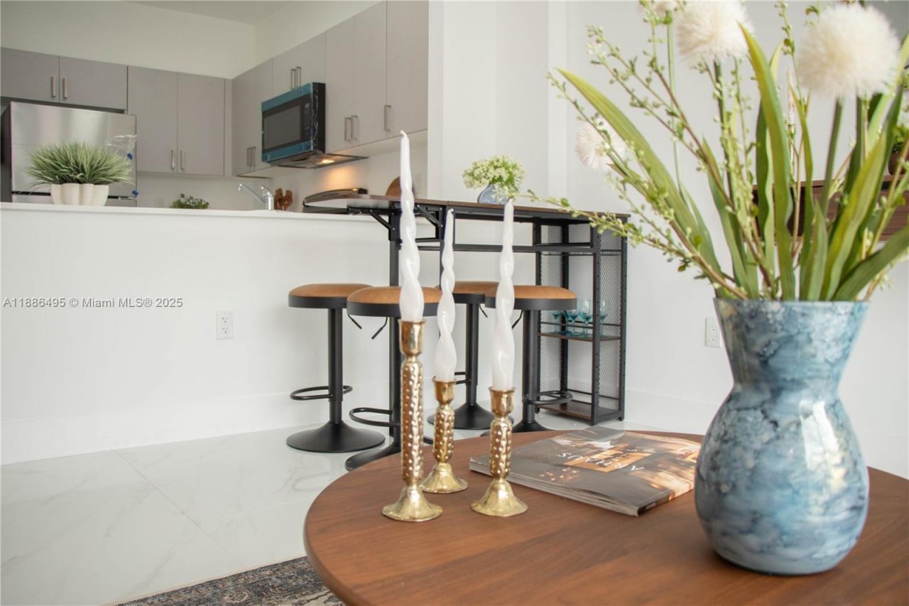 1453 W 29th St, Unit 307, Hialeah, FL 33012 Photo