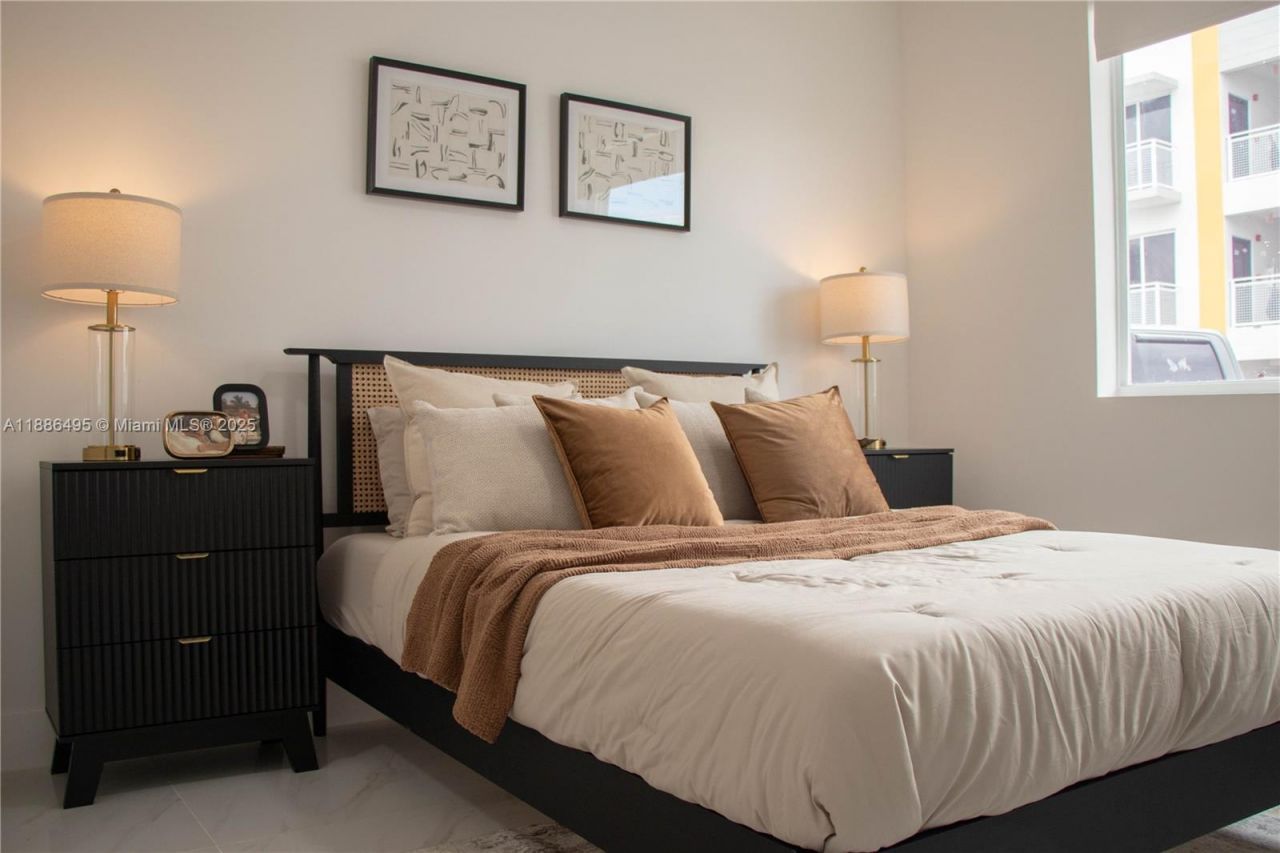 1453 W 29th St, Unit 307, Hialeah, FL 33012 Photo