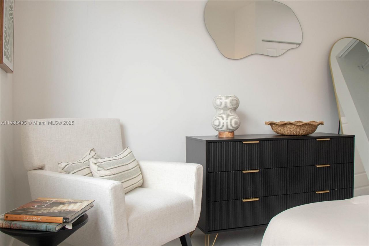 1453 W 29th St, Unit 307, Hialeah, FL 33012 Photo