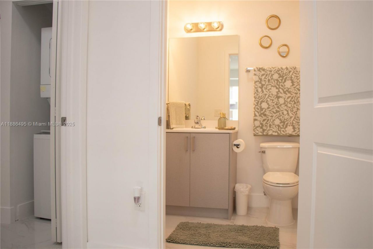 1453 W 29th St, Unit 307, Hialeah, FL 33012 Photo