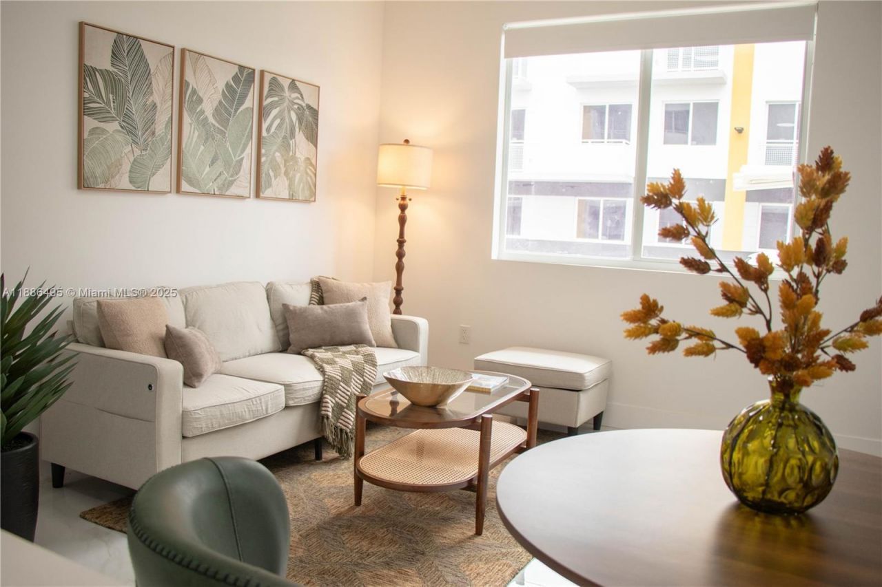 1453 W 29th St, Unit 307, Hialeah, FL 33012 Photo