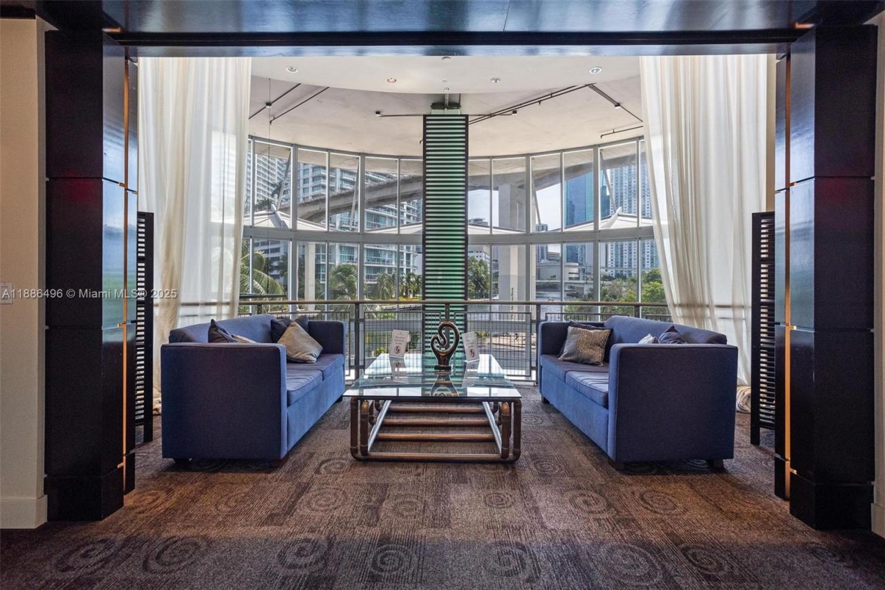 690 SW 1st Ct, Unit 1213, Miami, FL 33130 Photo