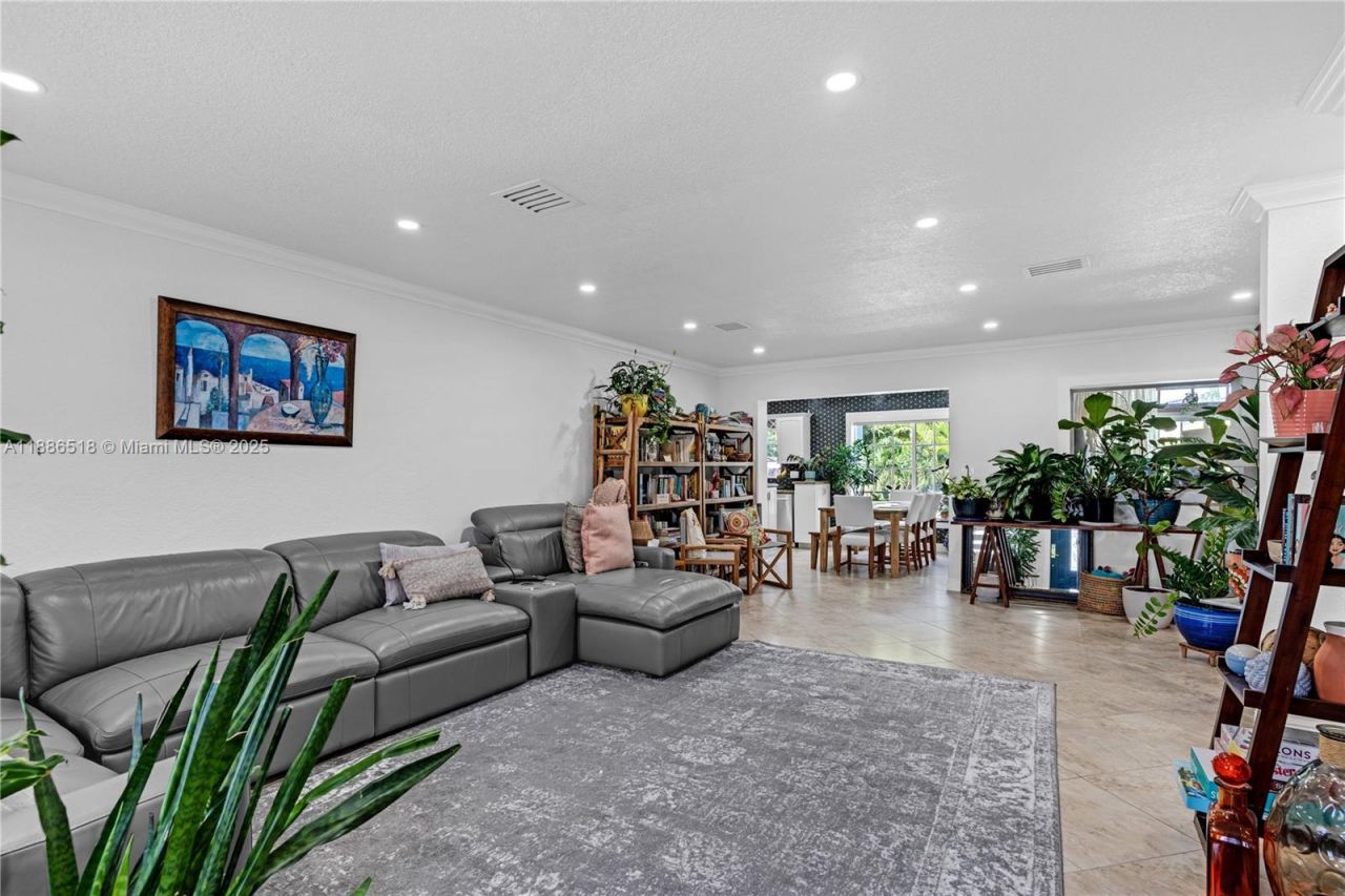 9901 SW 35th Ter, Miami, FL 33165 Photo