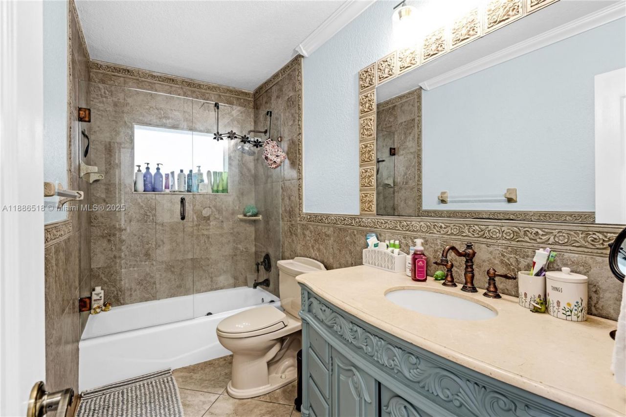 9901 SW 35th Ter, Miami, FL 33165 Photo