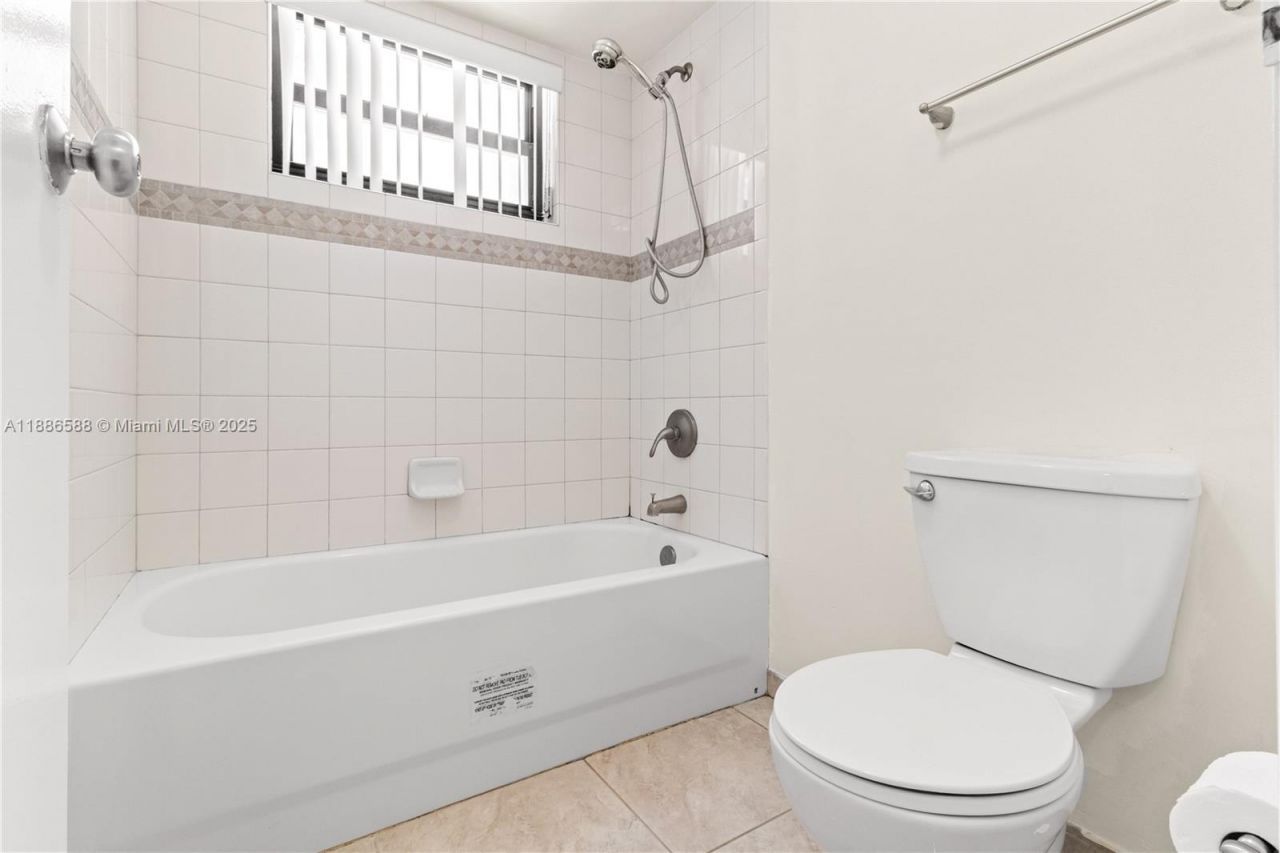 2625 Collins Ave, Unit 608, Miami Beach, FL 33140 Photo