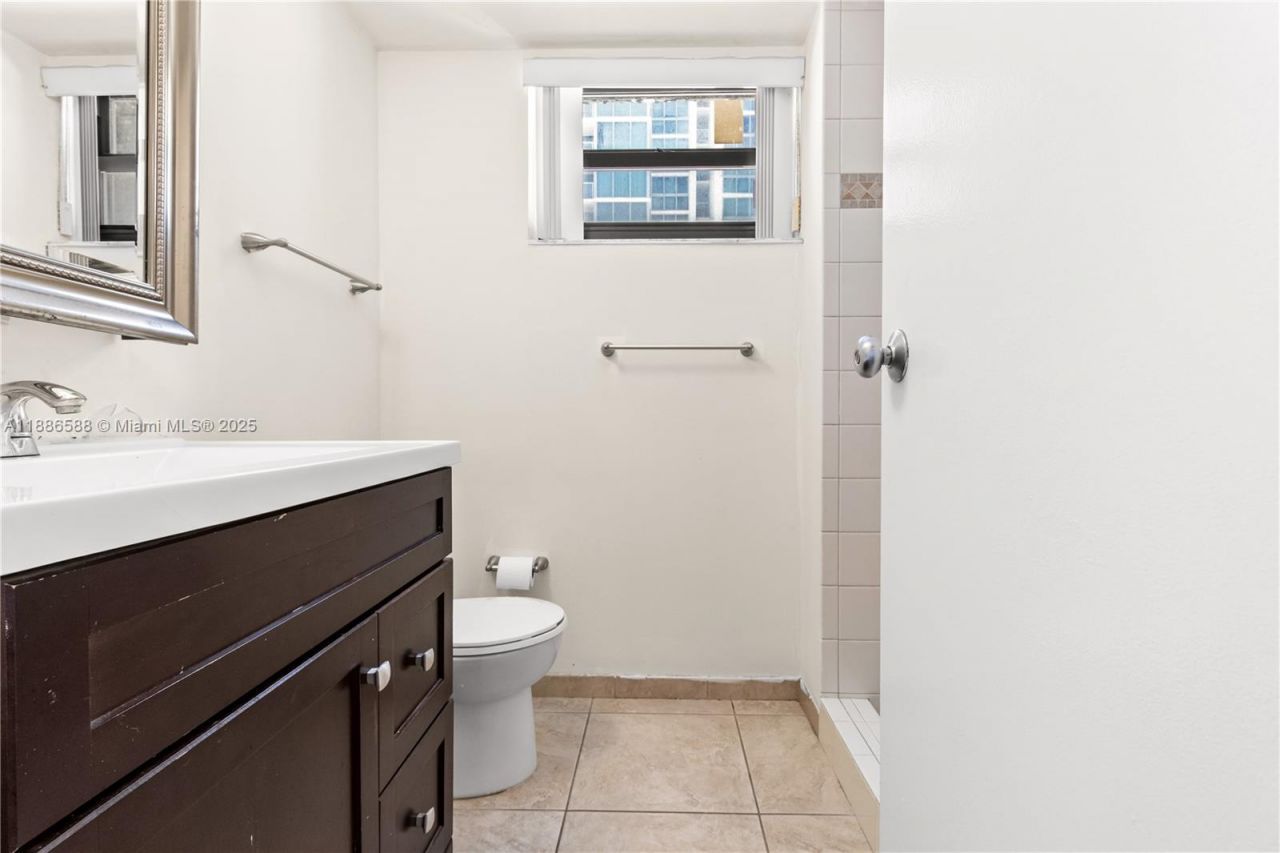 2625 Collins Ave, Unit 608, Miami Beach, FL 33140 Photo