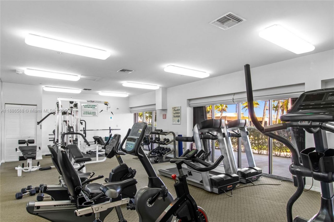 2625 Collins Ave, Unit 608, Miami Beach, FL 33140 Photo